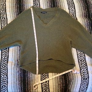 American Eagle // cropped knit sweater